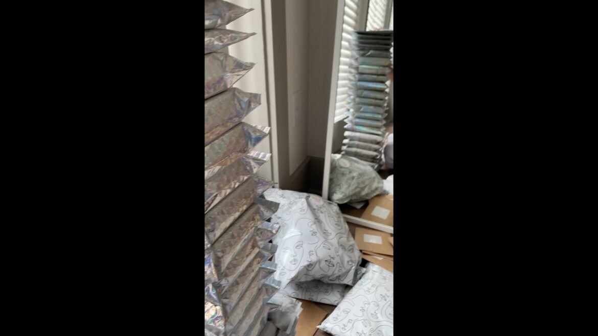 5 Essential Tools for Running a Small Business #smallbusiness #packagingsupplies #smallbusinesstips