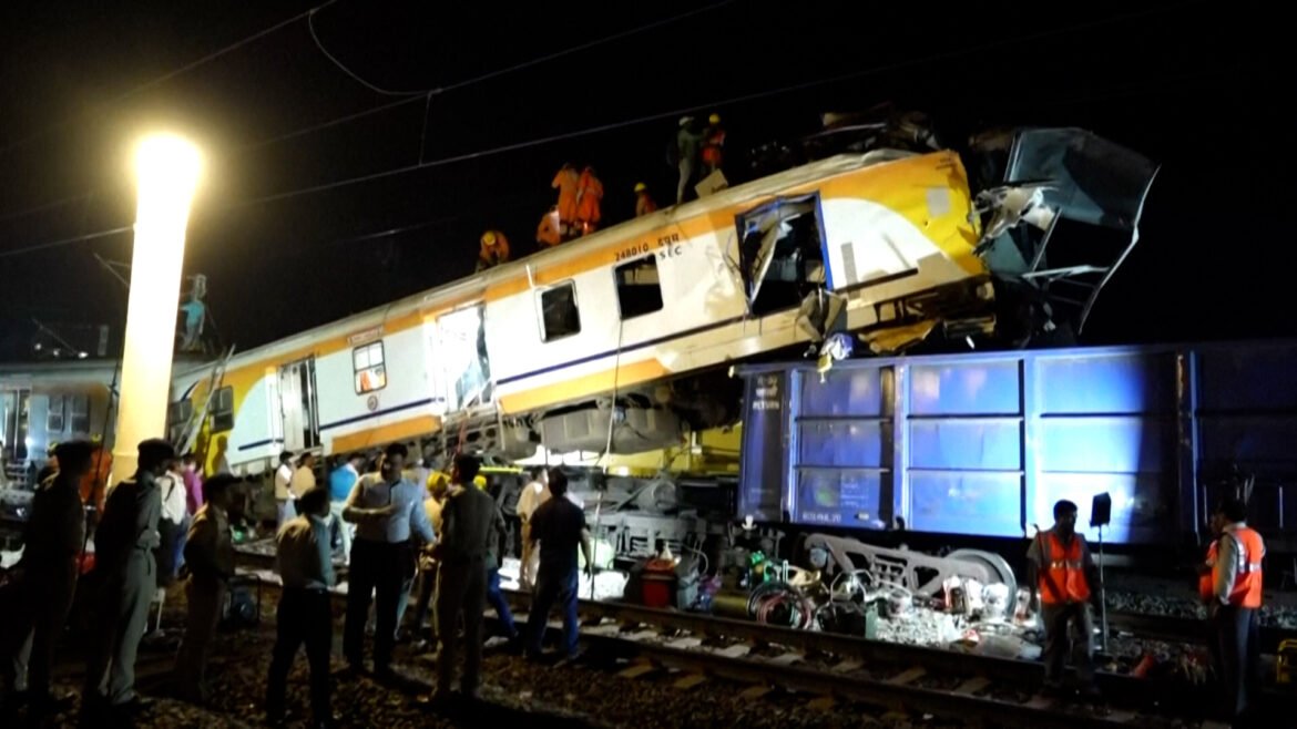 At least 11 killed in India train crash as rescuers recover bodies | Infrastructure