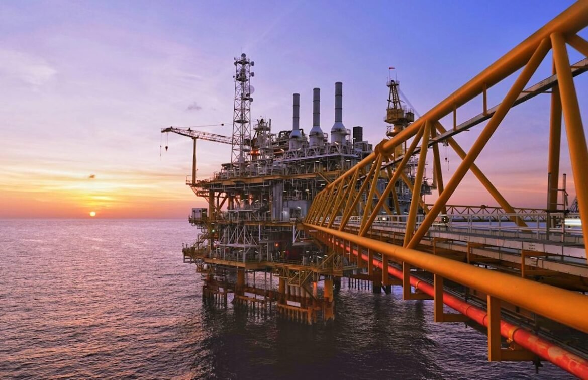 Crude Oil Higher on Dollar Weakness and Stronger Chinese Demand