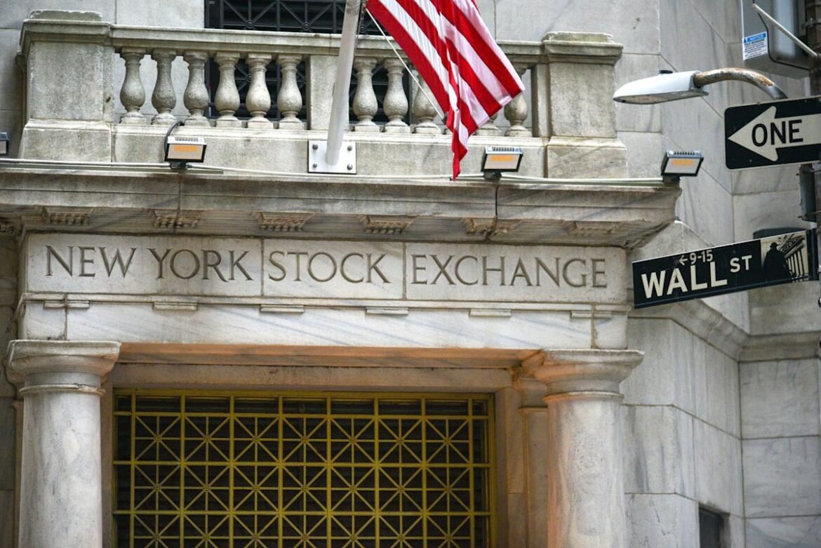 Dow, S&P 500, Nasdaq climb to cap winning month as strong earnings, easing rates fuel Amazon, tech stocks