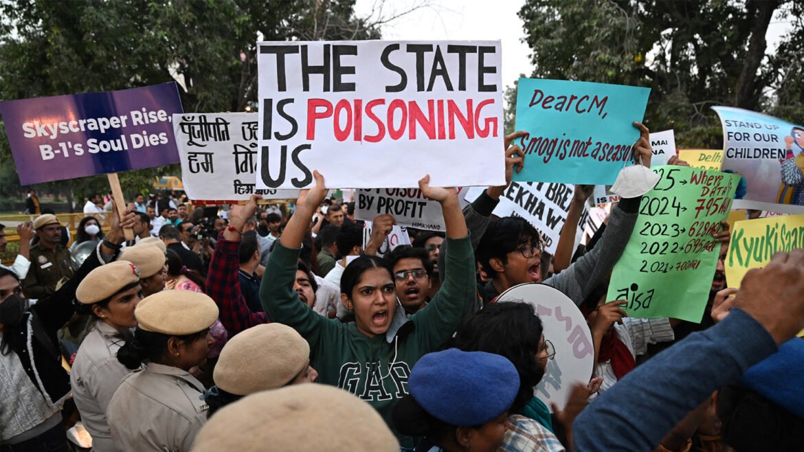 Hundreds protest against air pollution in New Delhi | Protests