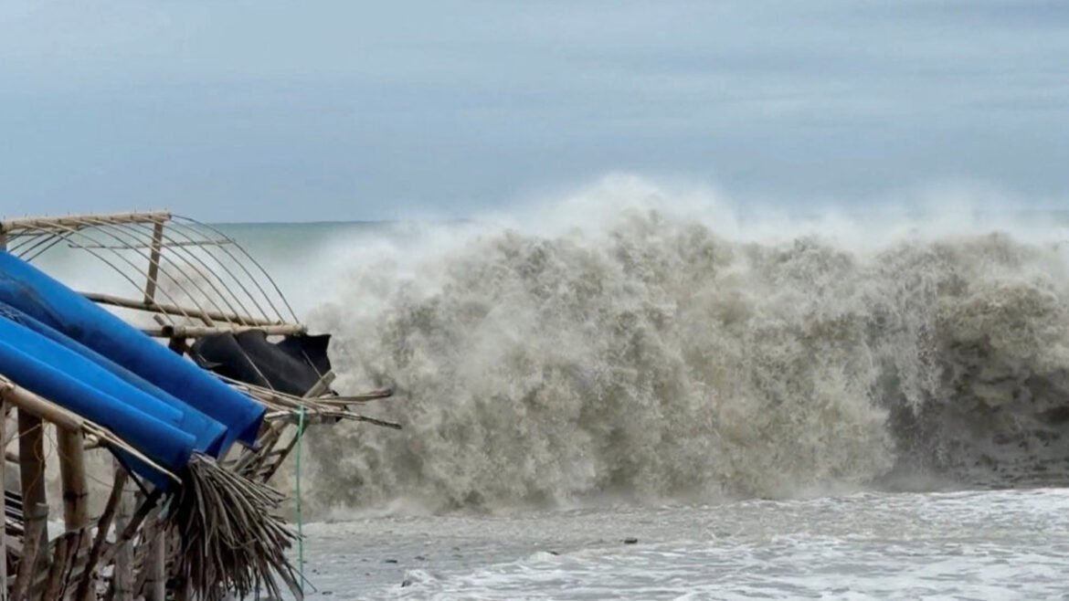 Nearly one million evacuated as Typhoon Fung-wong nears Philippines | Floods