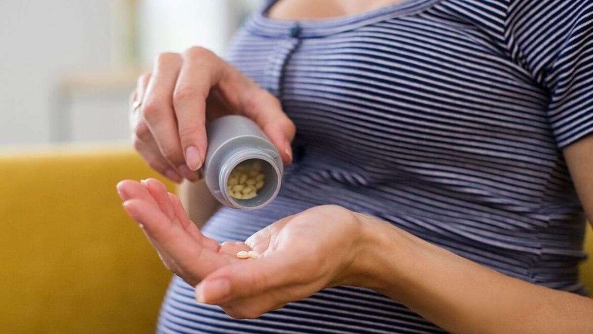 No clear link between paracetamol use in pregnancy and autism in children, major review finds