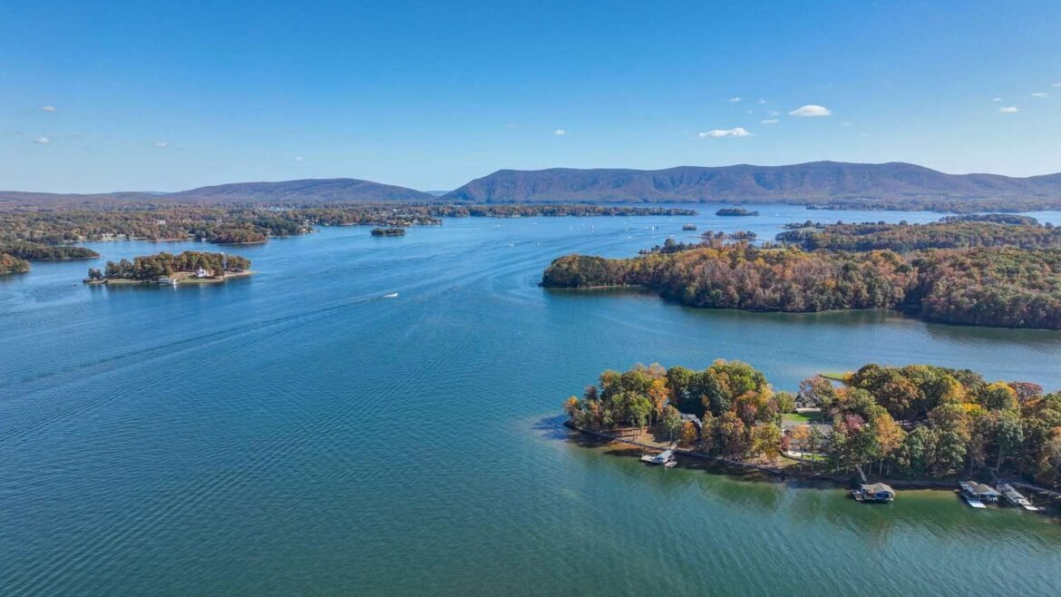 The 10 Best Lake Towns Where Retirees Live the Good Life