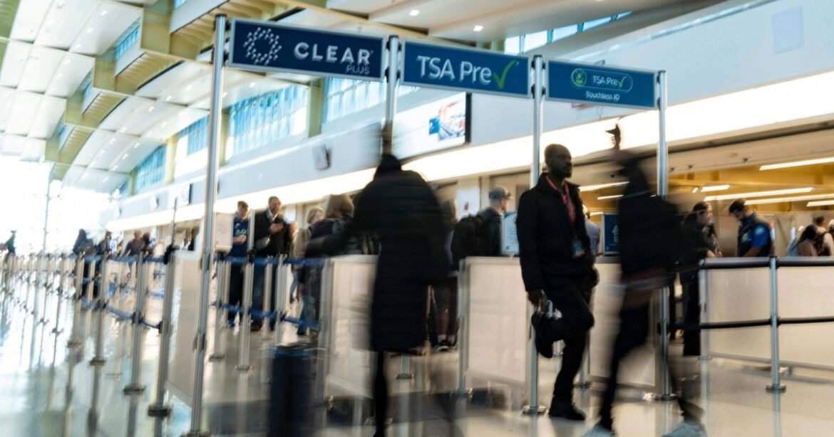 Trump’s Shutdown Hits the Skies – Mother Jones