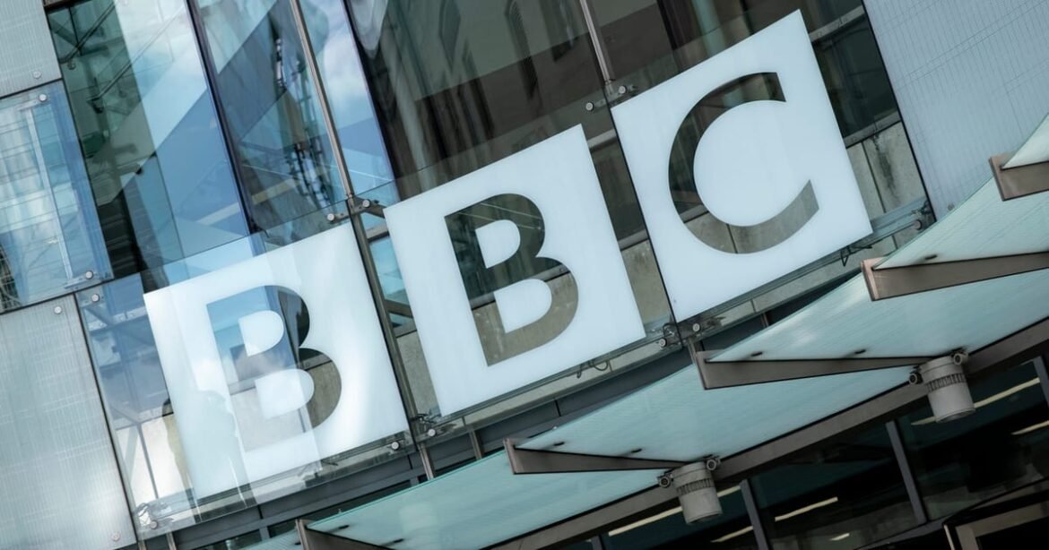 White House gloats after BBC boss quits over Trump coverage ‘mistakes’ – POLITICO