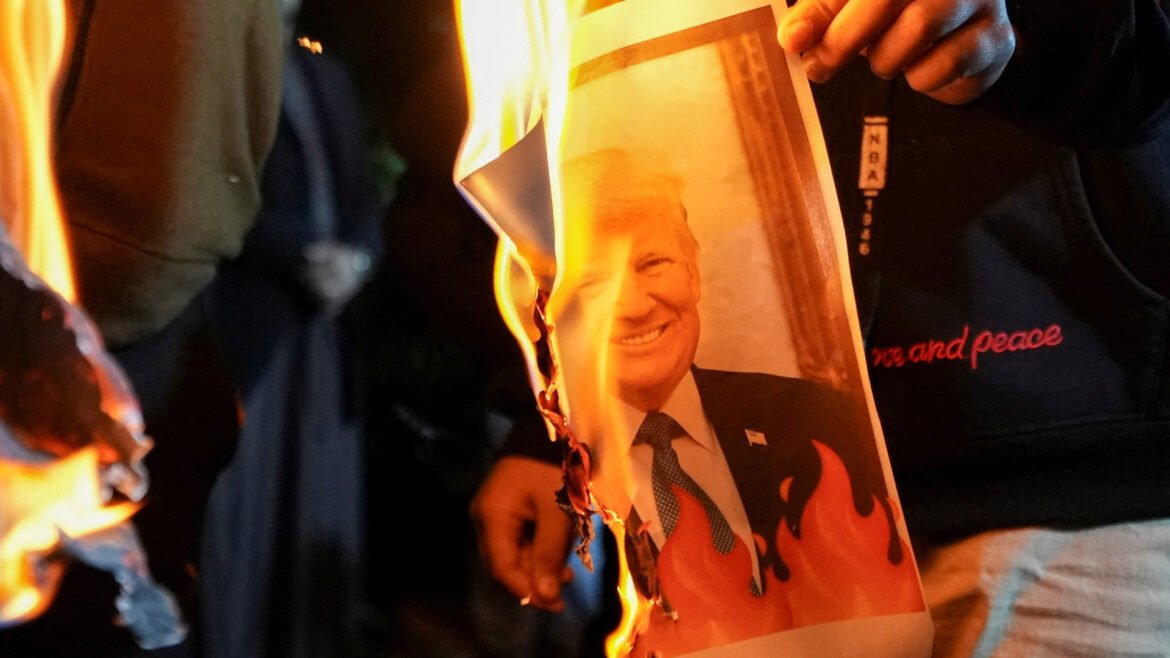 Are western leaders guilty of hypocrisy over calls for free speech in Iran? | Newsfeed