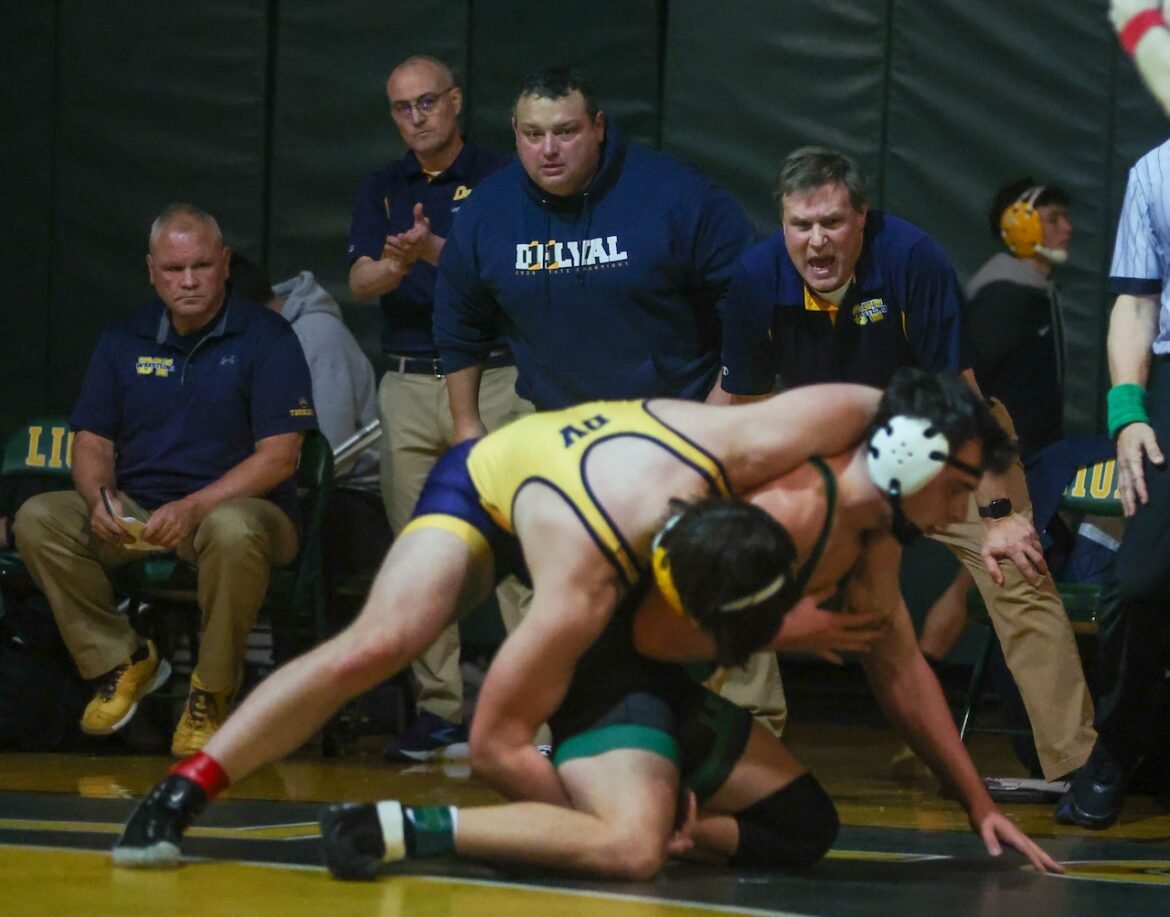 Del Val wrestling gets revenge on No. 16 North Hunterdon with clinical pinning show