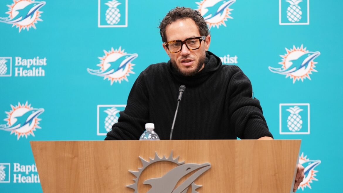 Eagles Rumors on Mike McDaniel, Brian Daboll and Names at 'Top of Their List' for OC