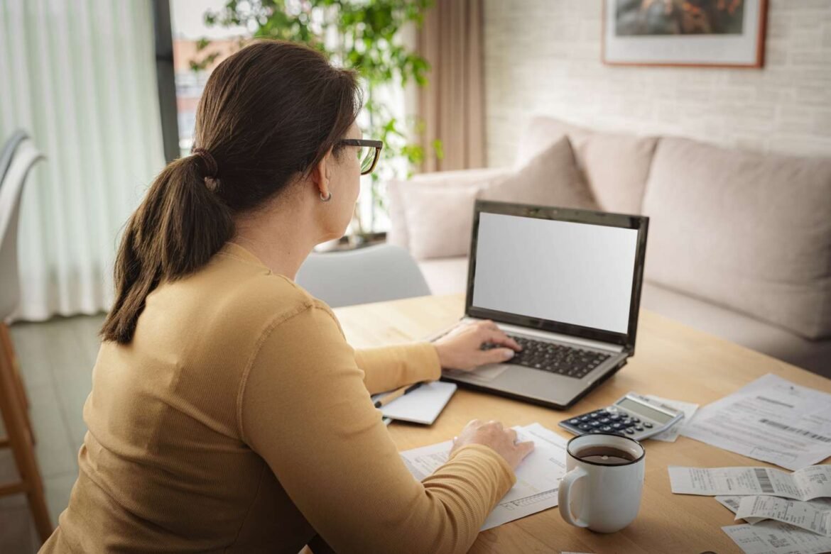 How Your Student Loan Balance Compares to the Average 35-to-49-Year-Old