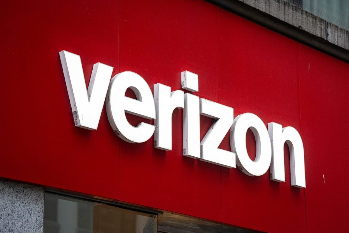 Imposters are targeting Verizon, Xfinity customers with email and text scams, N.J. cops say
