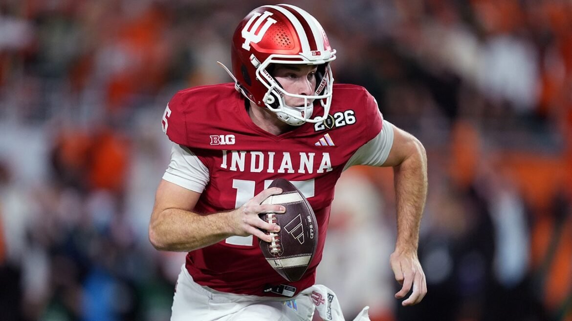 Indiana's Fernando Mendoza bloodied after big hit