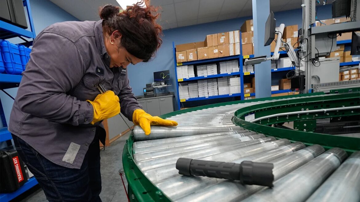 Jobs report for December forecasted to show modest gains in U.S. workforce