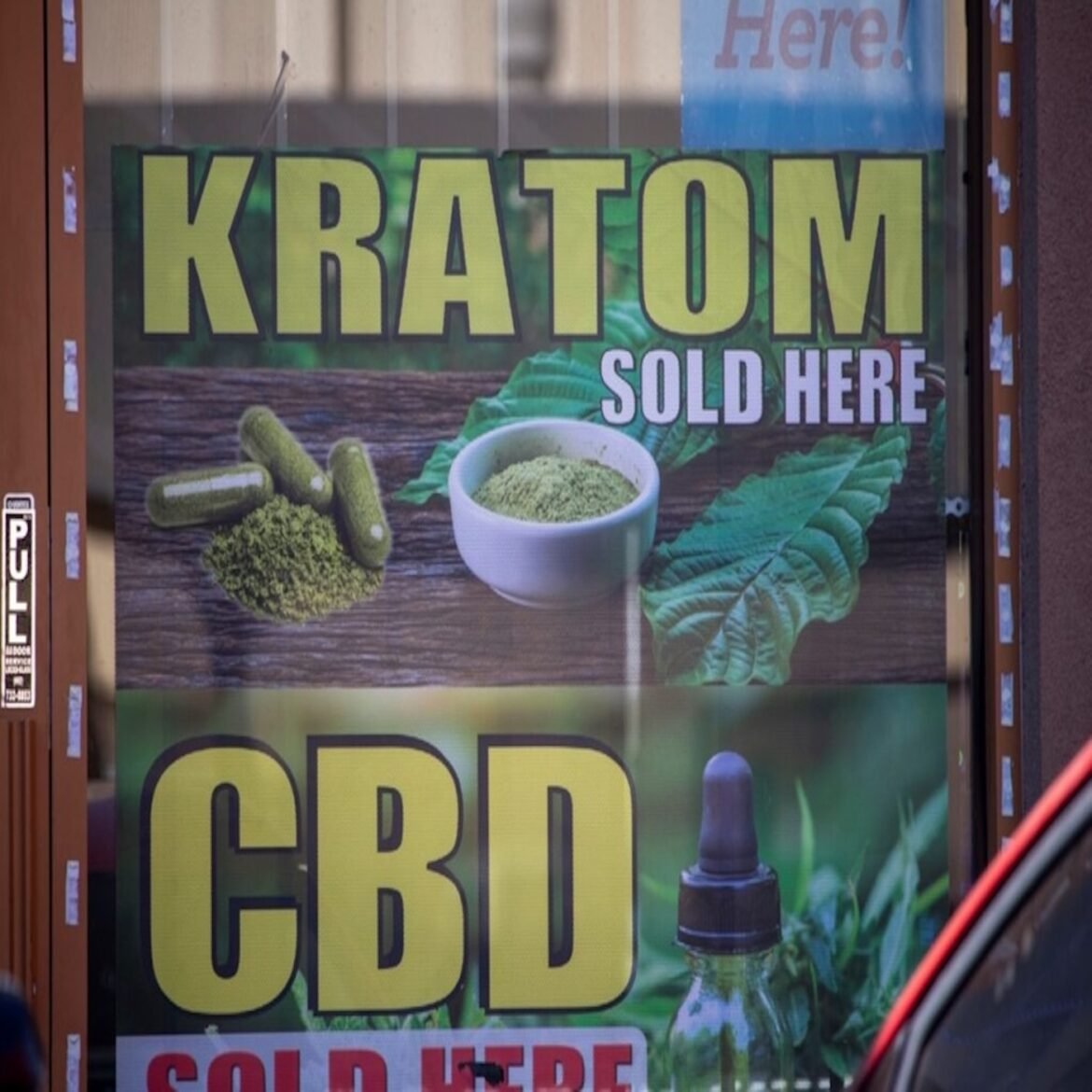 An advertisement for kratom at a shop in Phoenix, Arizona. (Jerod MacDonald-Evoy/Arizona Mirror)