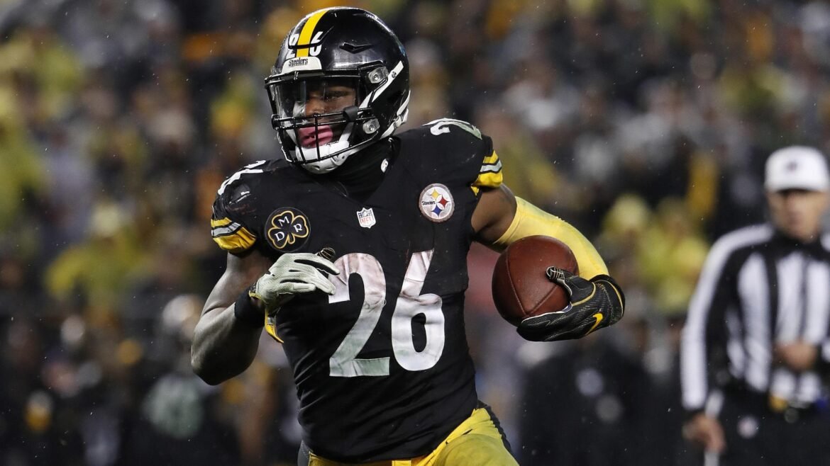 Le'Veon Bell Trolls Steelers' Mike McCarthy Hire After Mike Tomlin Exit, '4-13 Incoming'