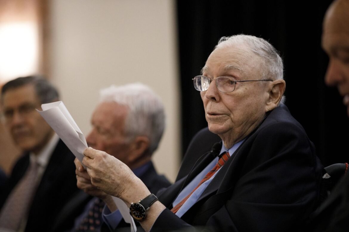 Lessons from Warren Buffett’s Right-Hand Man on Success and How to Dodge Costly Mistakes