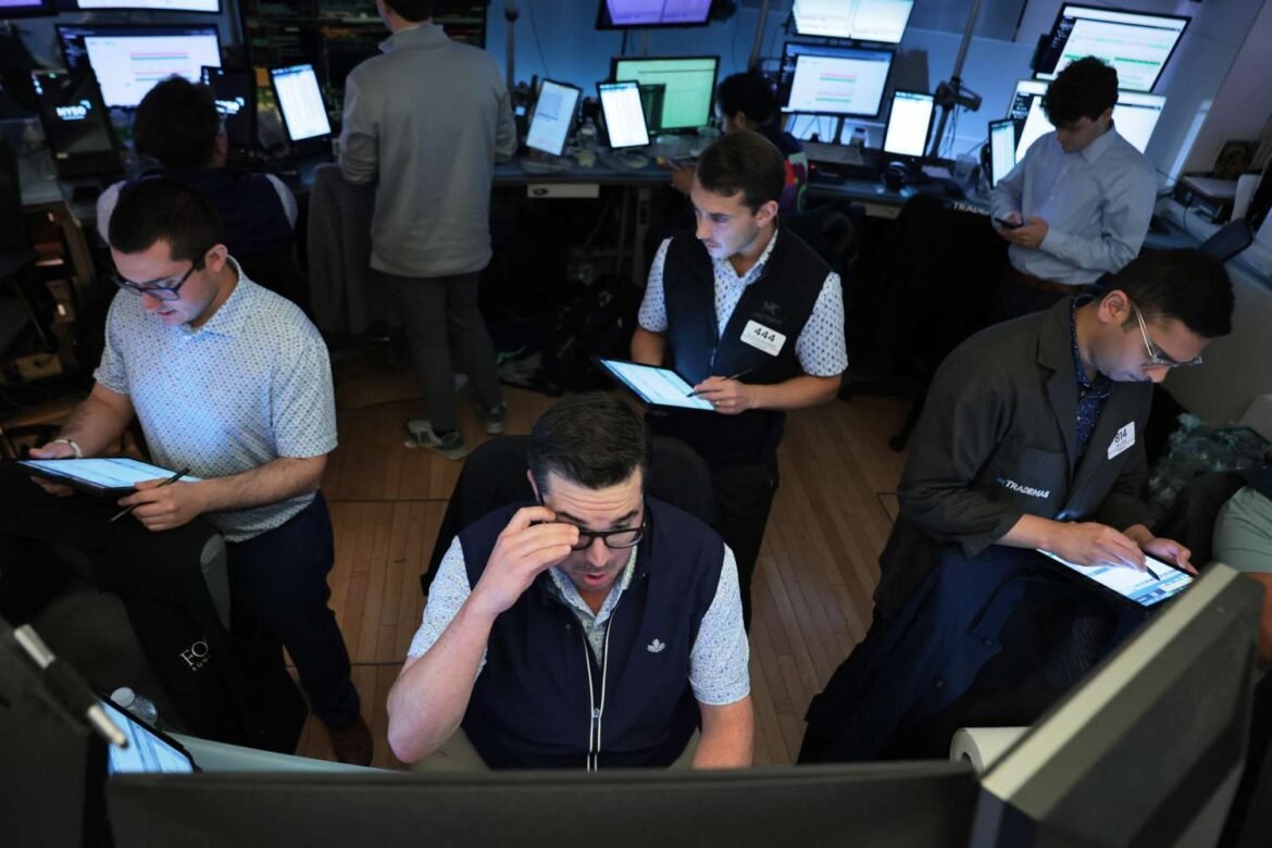 Major Stock Indexes Mixed on Busy Earnings Day; UnitedHealth Weighs on Dow; Chip Stocks Power Nasdaq, S&P 500