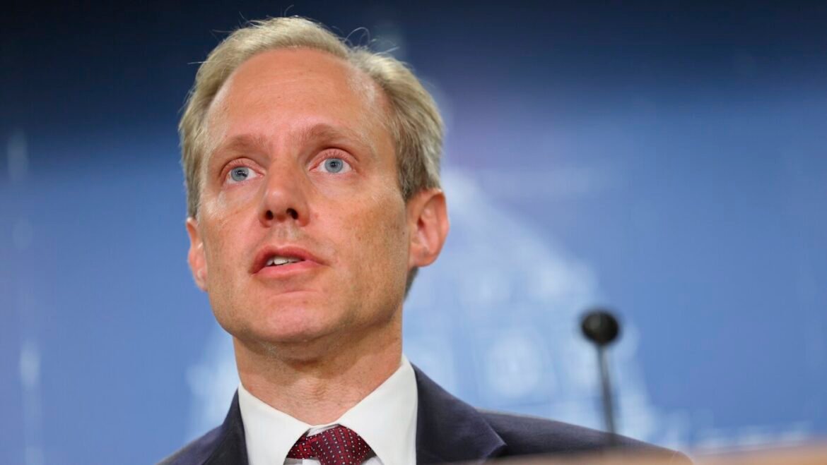 Minnesota rebuffs DOJ’s data demands after Pretti shooting : NPR