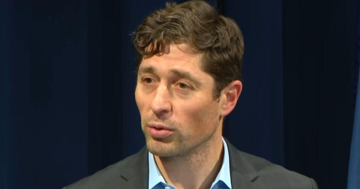 Officials give update after federal officer shoots man in leg in Minneapolis | Special Report