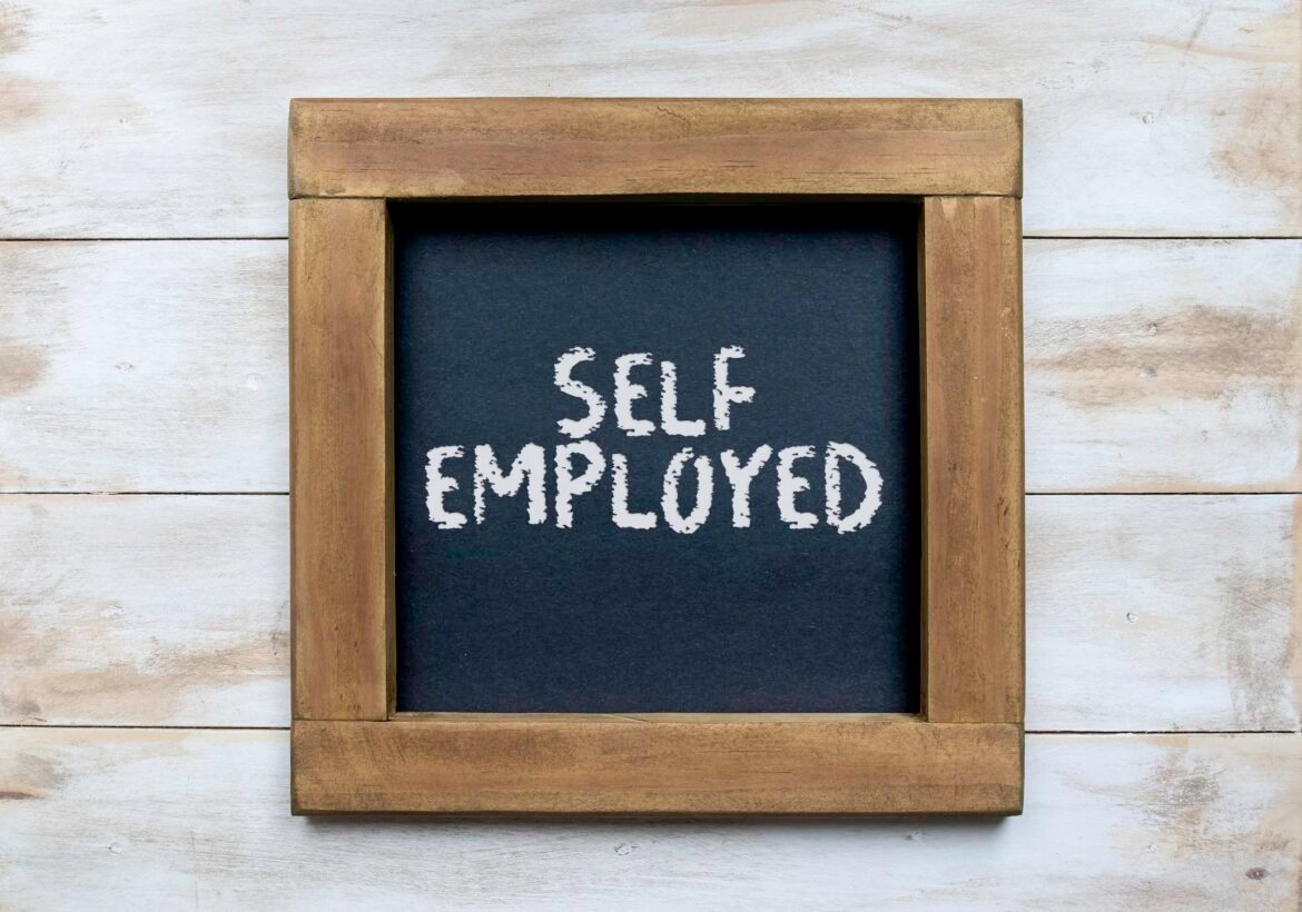 Self-Employed Tax Guide 2026: 12 Rules to Maximize Your Deductions