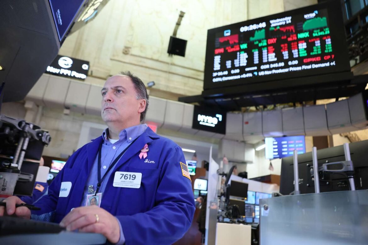 Stock Futures Dive, Treasury Yields Soar After Trump Threatens New Tariffs Over Greenland; Gold, Silver Hit Fresh All-Time Highs