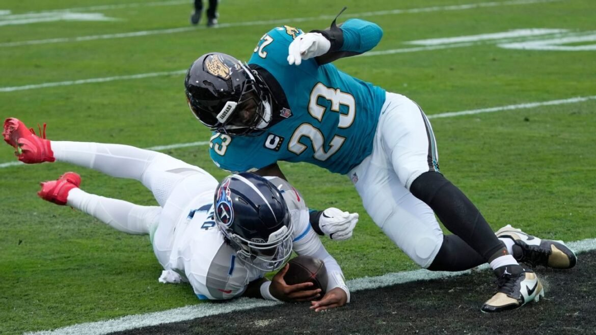 Titans QB Cam Ward suffers shoulder injury against Jaguars