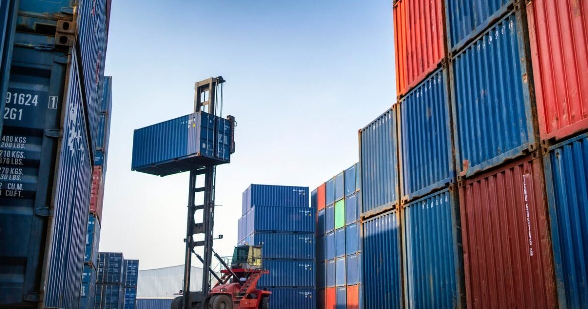 U.S. trade gap shrinks to lowest level since 2009 as imports fall