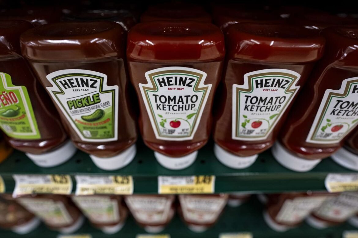 Warren Buffett’s Successor Weighs Sale of Kraft Heinz Stake, Dealing a Blow to Ketchup Maker’s Stock