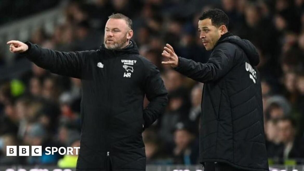 Manchester United head coach Ruben Amorim in a dark winter coat on the touchline before the 1-1 draw with Leeds