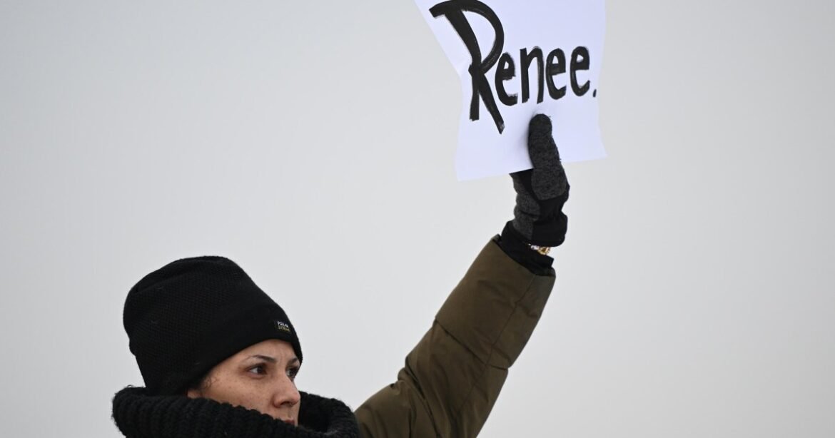 We’re on the Ground in Minneapolis as Tensions Flare After ICE Shooting – Mother Jones