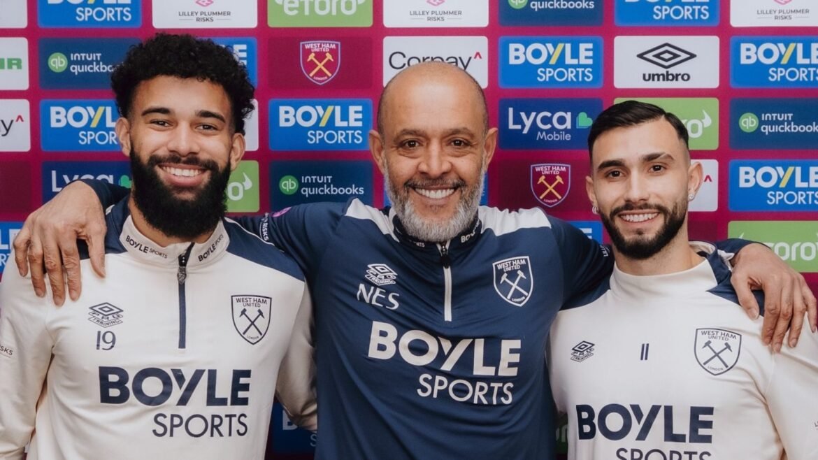 West Ham boss Nuno (c) with new signings Castellanos (R) and Pablo. Pic: West Ham United FC.