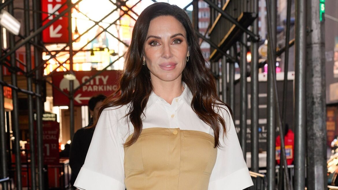 Whitney Cummings calls out woke hypocrisy in...