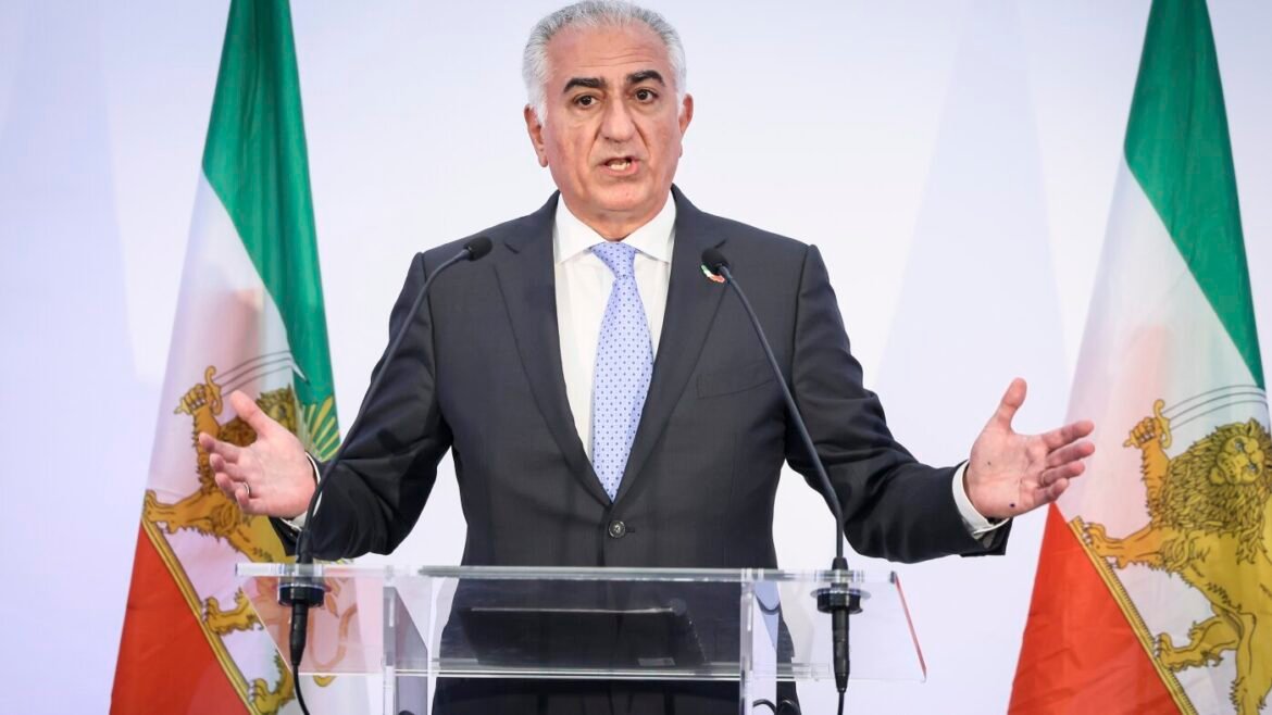 Who is Reza Pahlavi, the exiled Crown Prince encouraging demonstrations in Iran? : NPR