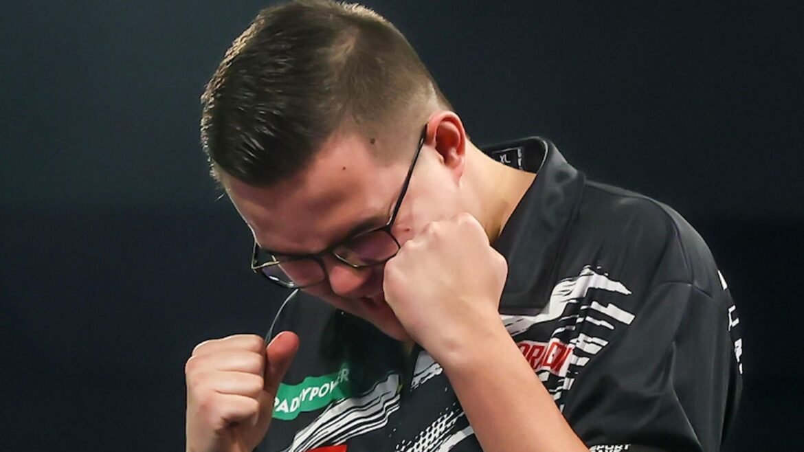 World Darts Championship: Gian van Veen opens up on past dartitis struggles ahead of Luke Littler final showdown at Alexandra Palace | Darts News