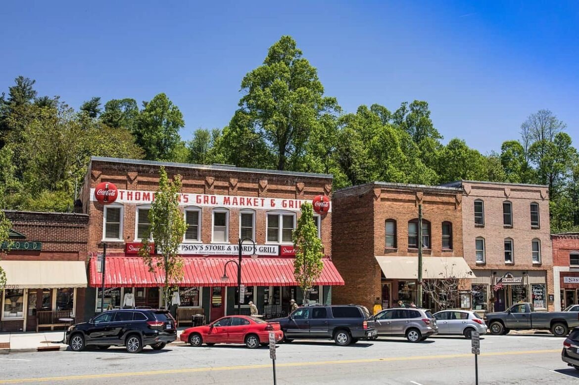 Street view of Main Street in front of Thompson