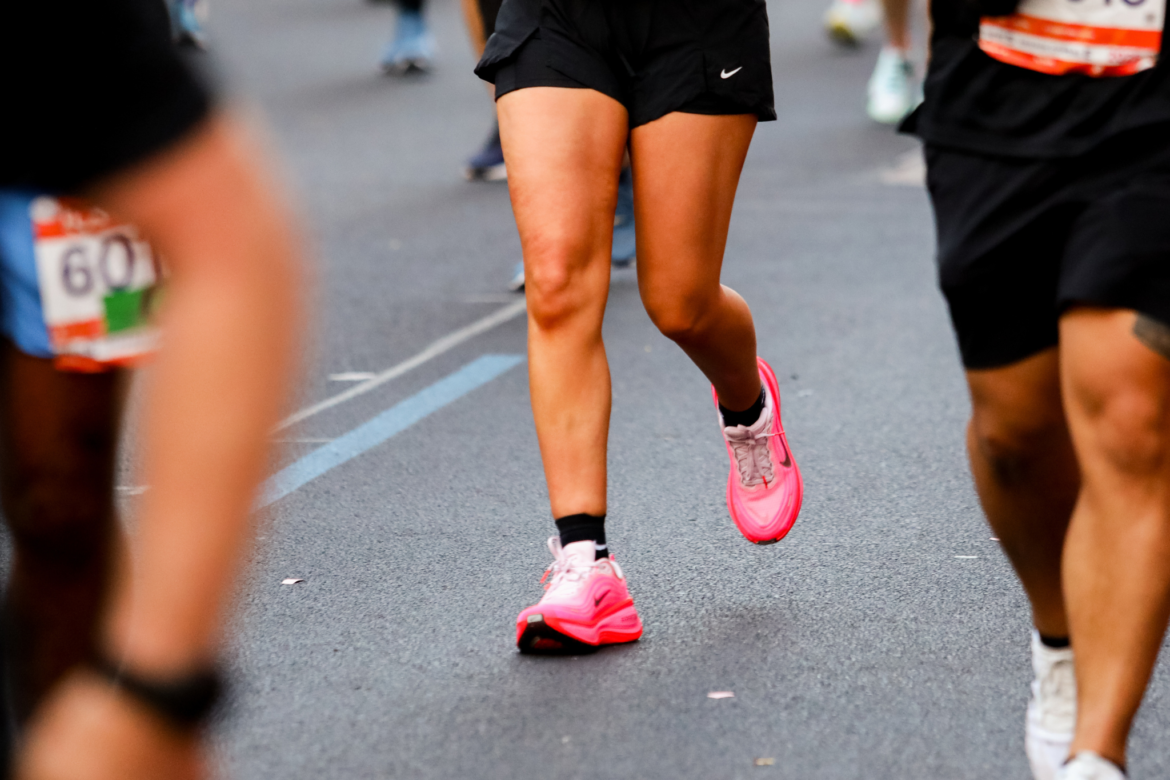 women's thighs running a race