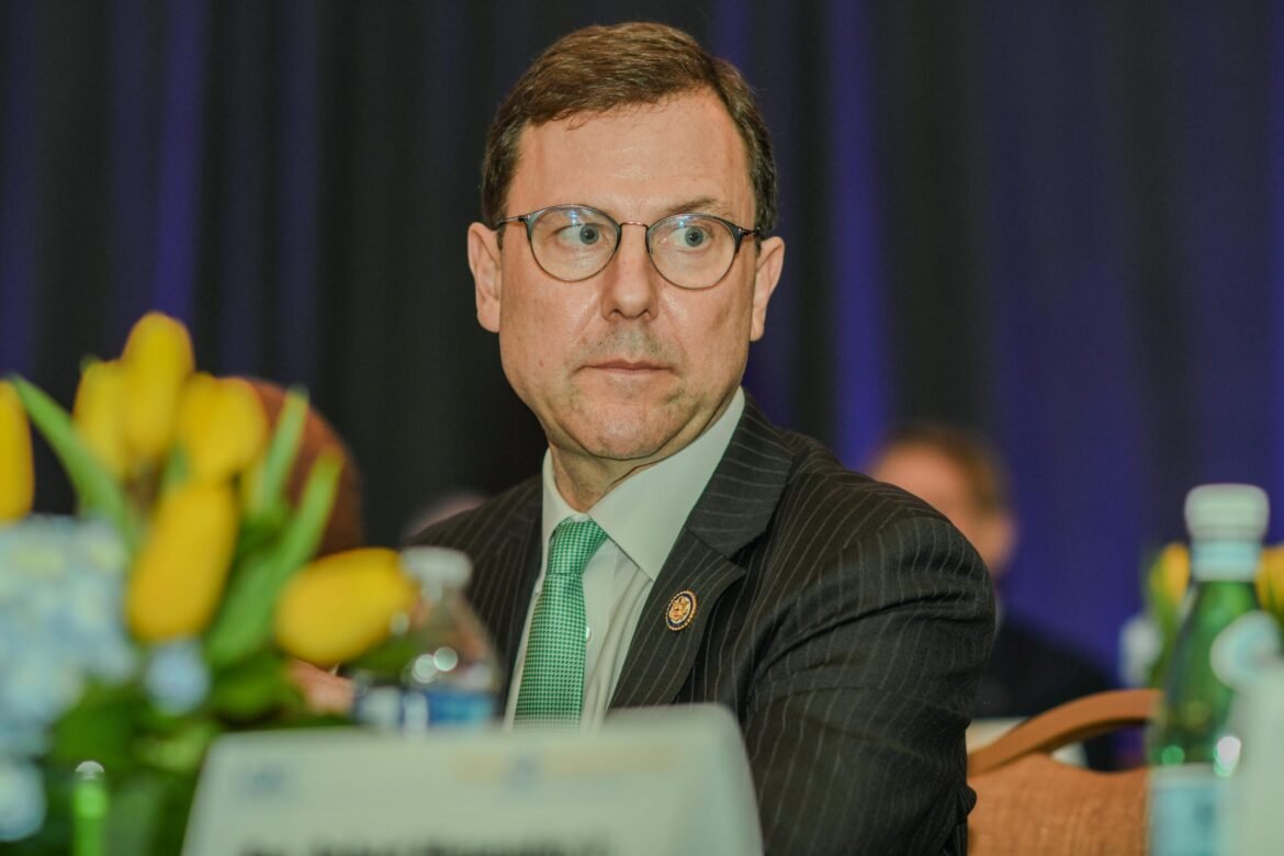 As ICE moves forward with Roxbury detention center, Kean introduces bill to help town with costs