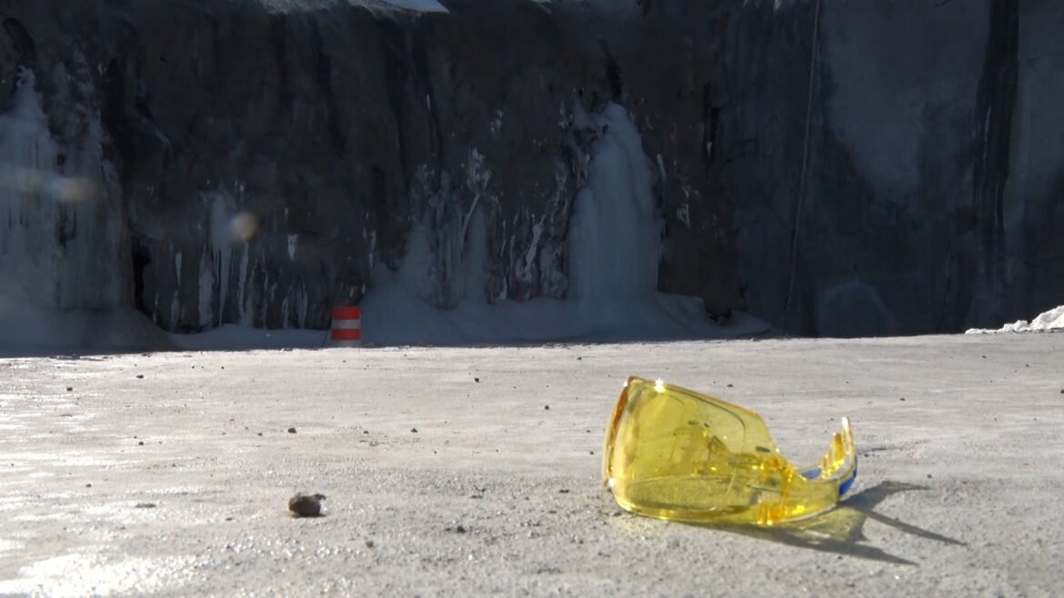 At Gateway's 'most critical' worksite, tunnel borer sits in 95 pieces