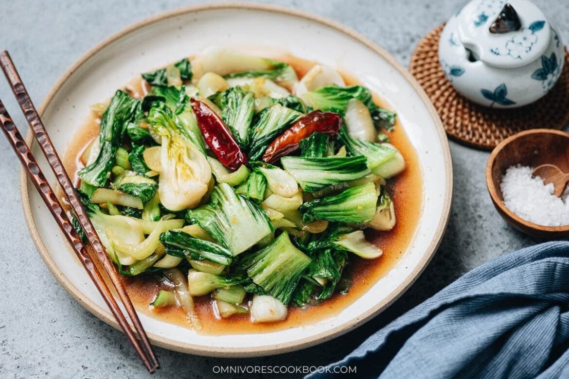 Chinese bok choy in oyster sauce