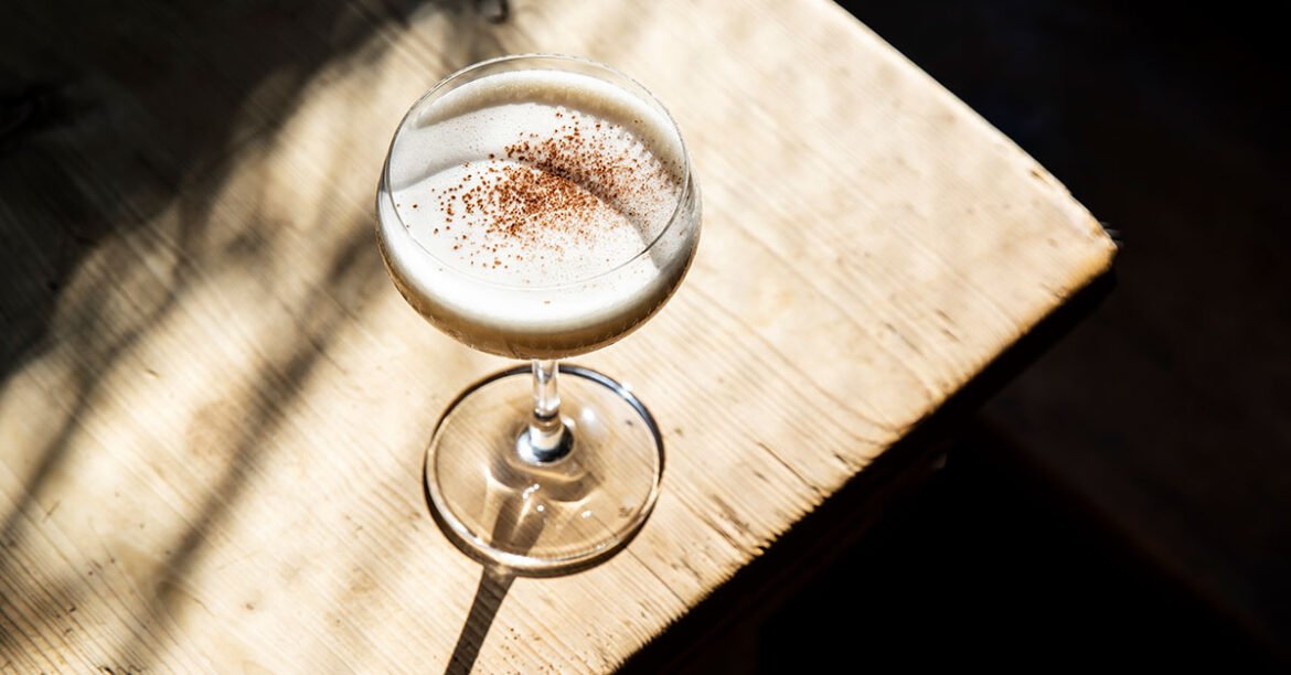 Coctel de Algarrobina is Peru’s Comforting Milk Punch Cocktail