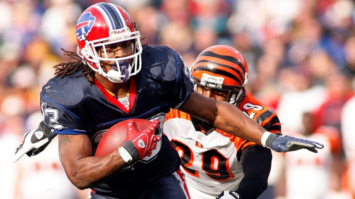 Ex-NFL star dishes on Bills dysfunction early in his career