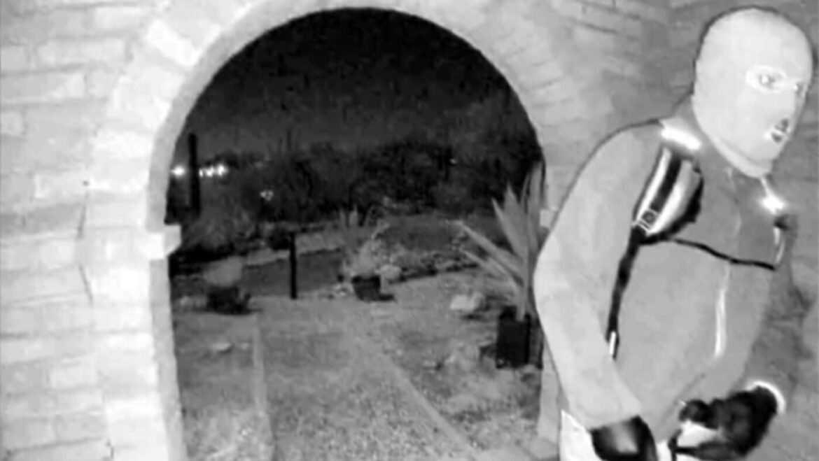 FBI releases suspect description : NPR