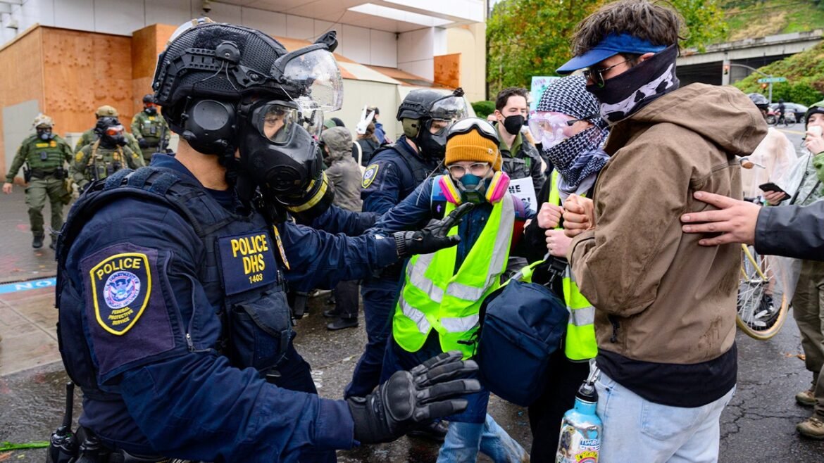 Federal judge bars DHS from warrantless immigration arrests in Oregon