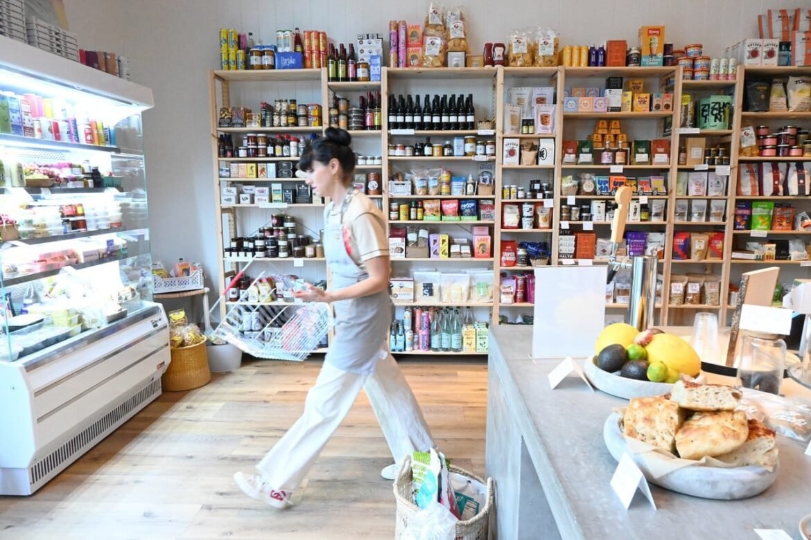 INDIE GROCERS GROWING - San Diego Business Journal