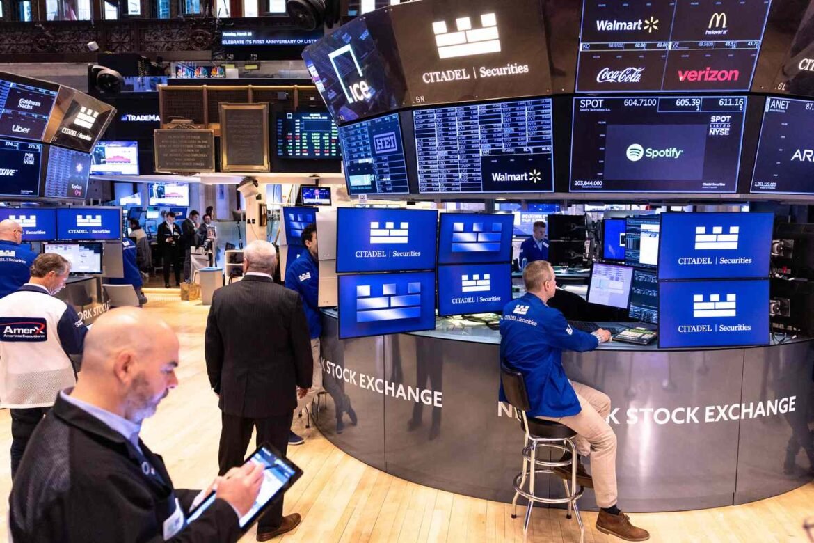 Major Indexes Open Mixed After Tumbling Tuesday; AMD Shares Sink; Gold Moves Back Above $5,000