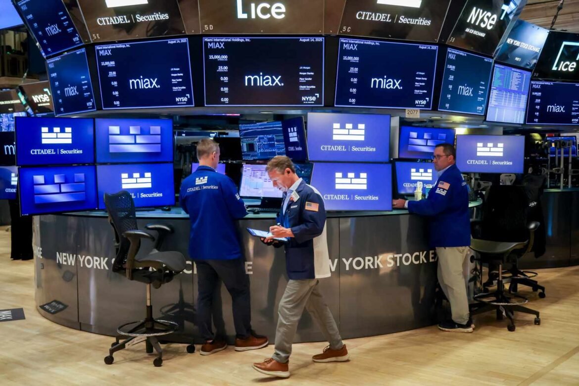 Major Indexes Turn Lower, Treasury Yields Pare Gains as Investors Assess Stronger-Than-Expected January Jobs Report