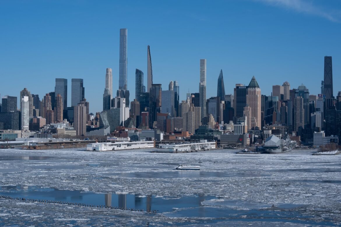 Major snowstorm possible for Northeast I-95...