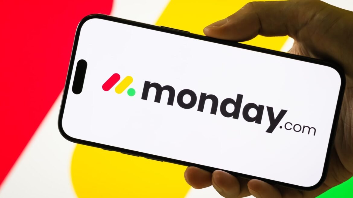 Monday.com drops 21% as AI disruption fears mount in software