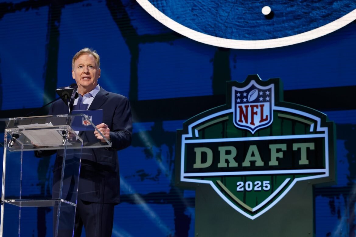 NFL draft 2026: Eagles land big steal at key position; Giants make trade to help Jaxson Dart