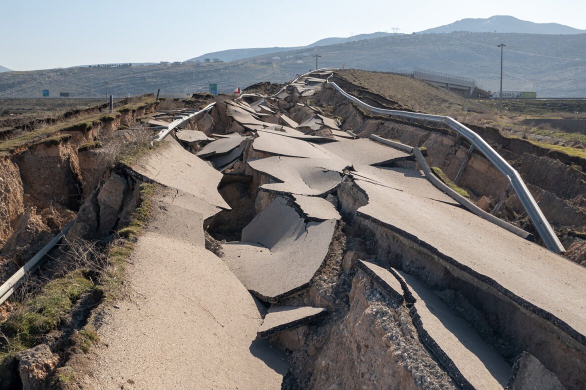 New study unveils the mechanism behind “boomerang” earthquakes | MIT News